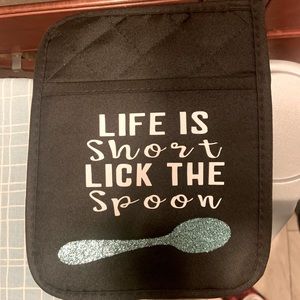 Customizable oven mitts